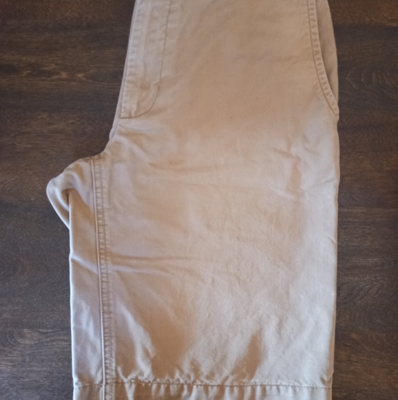 GAP khaki shorts size 30 - Picture 3 of 5